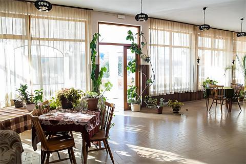 Rab, Supetarska Draga - kuća s restoranom, prvi red do mora