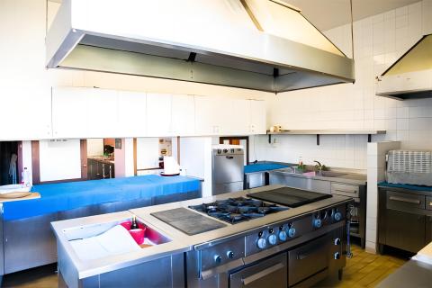 Rab, Supetarska Draga - kuća s restoranom, prvi red do mora