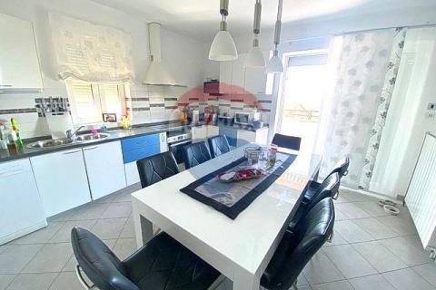 Flat/Appartement Novi Vinodolski, 120,58m2