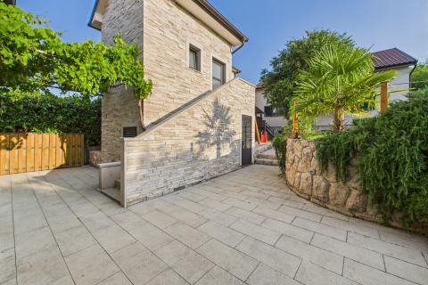 Imotski, Donji Proložac, Autohtona kuća sa bazenom, virtualna šetnja