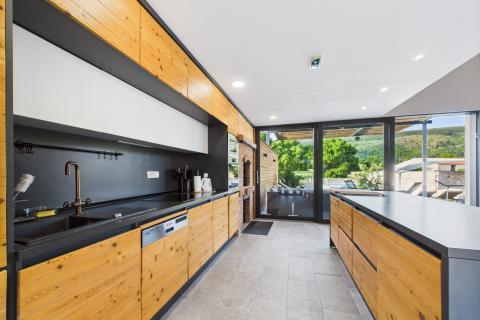 Imotski, Donji Proložac, Autohtona kuća sa bazenom, virtualna šetnja