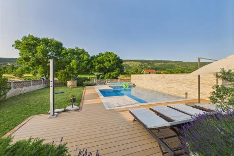 Imotski, Donji Proložac, Autohtona kuća sa bazenom, virtualna šetnja