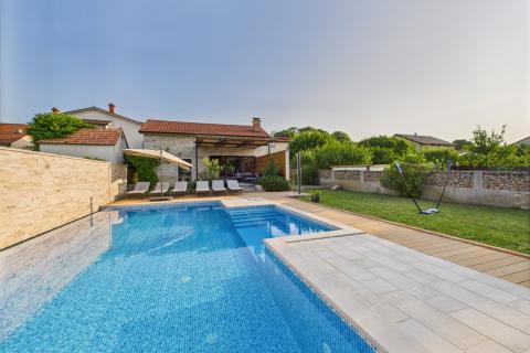 Imotski, Donji Proložac, Autohtona kuća sa bazenom, virtualna šetnja