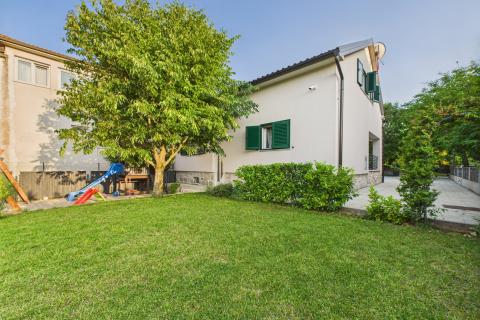 Imotski, Donji Proložac, Autohtona kuća sa bazenom, virtualna šetnja