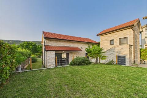 Imotski, Donji Proložac, Autohtona kuća sa bazenom, virtualna šetnja