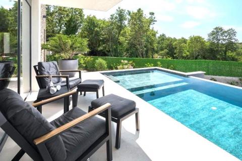 Istra,Kaštel-Samostojeća moderna vila  