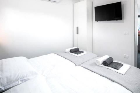 Istra,Kaštel-Samostojeća moderna vila  