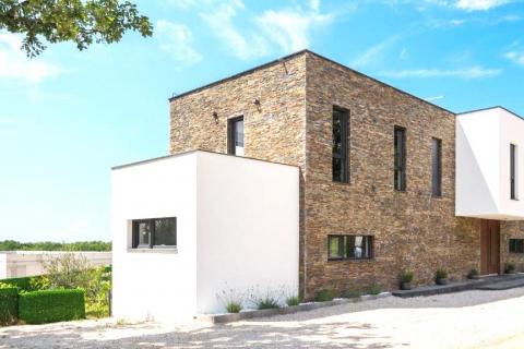 Istra,Kaštel-Samostojeća moderna vila  