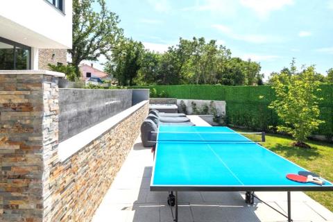 Istra,Kaštel-Samostojeća moderna vila  