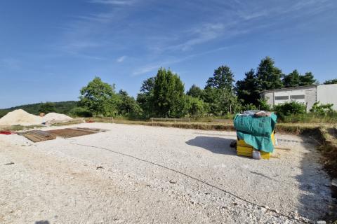 Istra, Žminj- građevinsko zemljište s građevinskom dozvolom, 1351m2