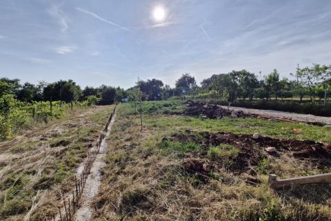 Istra, Žminj- građevinsko zemljište s građevinskom dozvolom, 1351m2