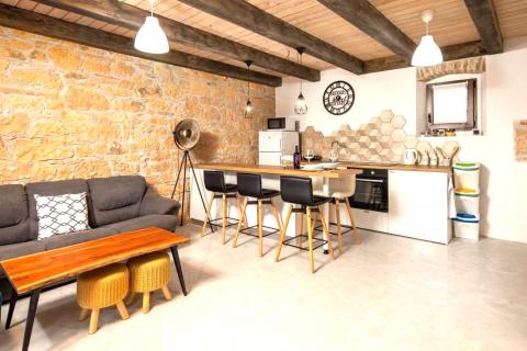 Istra,Vižinada-Adaptirana kamena kuća