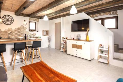 Istra,Vižinada-Adaptirana kamena kuća