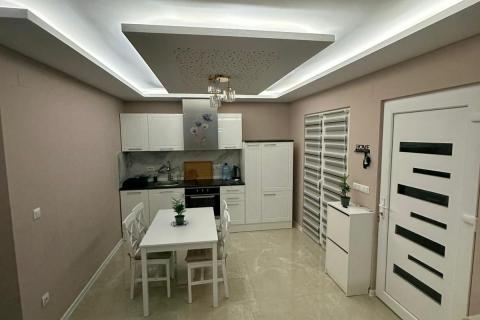 Velika Gorica, Donje Podotočje, kuća 200 m2 sa dvorišnicom