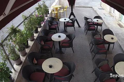 Istra, Pula, uhodan kafić u centru, za najam