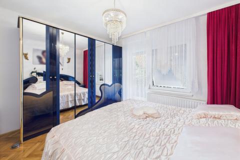 Donja Stubica - dvojna kuća s okućnicom