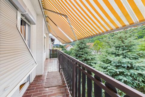 Donja Stubica - dvojna kuća s okućnicom