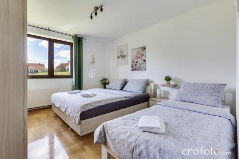 Haus Drežnik Grad, Rakovica, 400m2