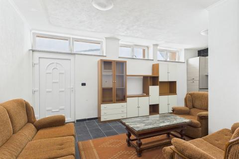 Crikvenica, Selce – Haus mit zwei Wohnungen im Zentrum