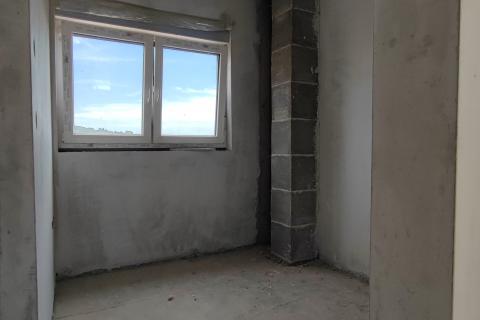 Zagreb, Črnomerec-Mikulići, stambena zgrada s dva troiposobna dvoetažna stana