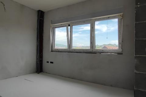 Zagreb, Črnomerec-Mikulići, stambena zgrada s dva troiposobna dvoetažna stana