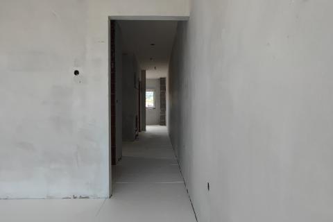 Zagreb, Črnomerec-Mikulići, stambena zgrada s dva troiposobna dvoetažna stana