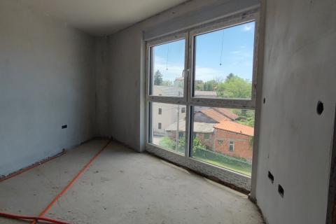 Zagreb, Črnomerec-Mikulići, stambena zgrada s dva troiposobna dvoetažna stana