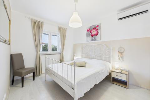 Istria, Ližnjan-three-bedroom apartment with balcony and parking, 1st floor