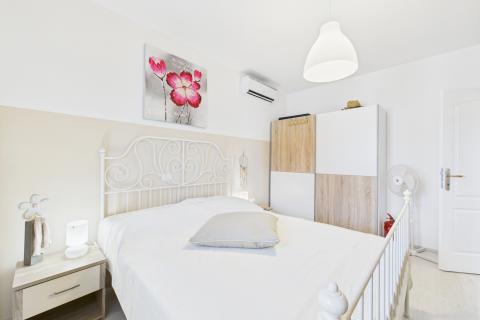 Istria, Ližnjan-three-bedroom apartment with balcony and parking, 1st floor