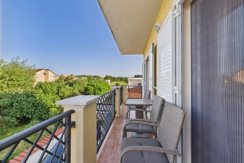 Istria, Ližnjan-three-bedroom apartment with balcony and parking, 1st floor