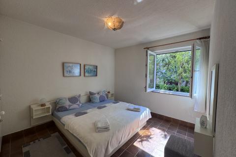 Grad Krk - kuća prvi red do mora