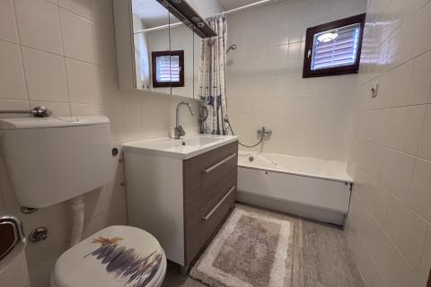 Grad Krk - kuća prvi red do mora