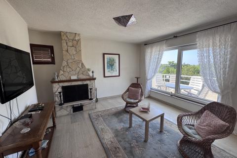 Grad Krk - kuća prvi red do mora