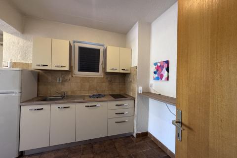 Grad Krk - kuća prvi red do mora