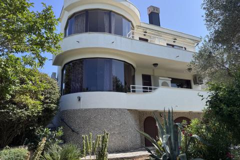 Grad Krk - kuća prvi red do mora