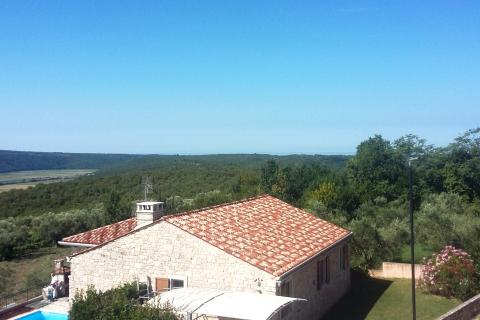 Istra, Buje, Krasica - kamena kuća u rekonstrukciji, pogled na more