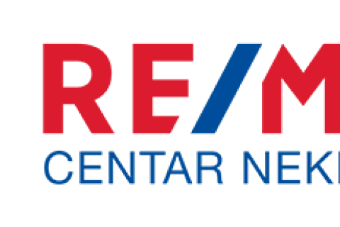 Istra, Brtonigla - maslinik na rubu građevinske zone, pogled na more