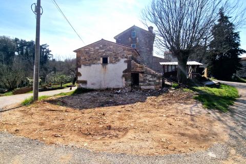 Istra,Grožnjan okolica-Dvije kamene kućice za obnovu