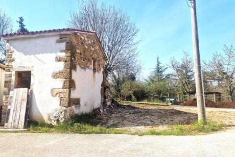 Istra,Grožnjan okolica-Dvije kamene kućice za obnovu