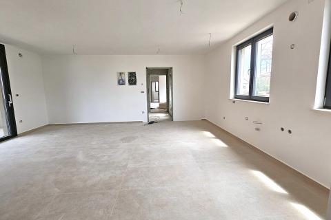 Istra, Umag okolica- stan prizemlje s vrtom novogradnja