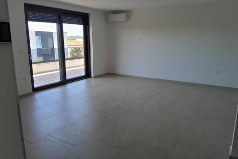 Istra,Medulin,dvoetažni stan sa bazenom