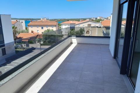 Istra,Medulin,dvoetažni stan sa bazenom