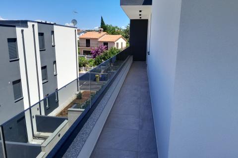 Istra,Medulin,dvoetažni stan sa bazenom