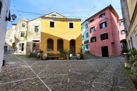 Istra, Oprtalj, kamena kuća za adaptaciju