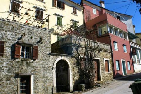 Istra, Oprtalj, kamena kuća za adaptaciju