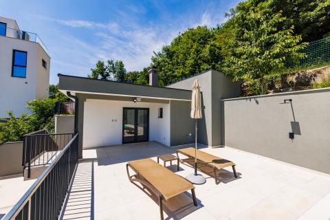 OPATIJA, BREGI - obiteljska kuća s bazenom