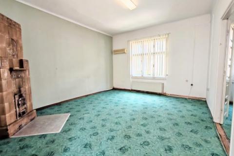 Karlovac; Zvijezda - stan 258 m2 pogodan za poslovne djelatnosti