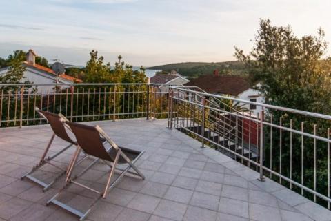 Mali Lošinj, Artatore, apartmani s pogledom na more - 150m od mora