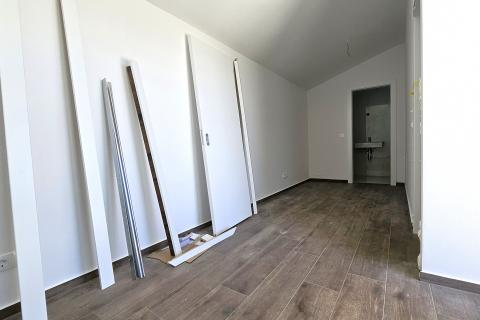 Istra, Umag okolica, stan u novogradnji u blizini plaže