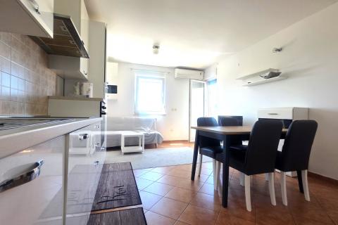 Istra,Novigrad-Stan za dugoročni najam 